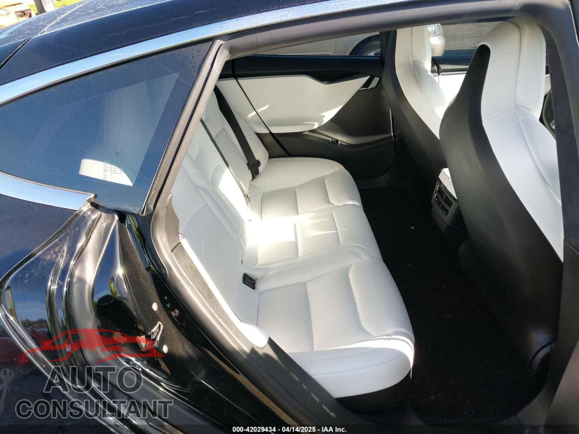 TESLA MODEL S 2018 - 5YJSA1E28JF273809