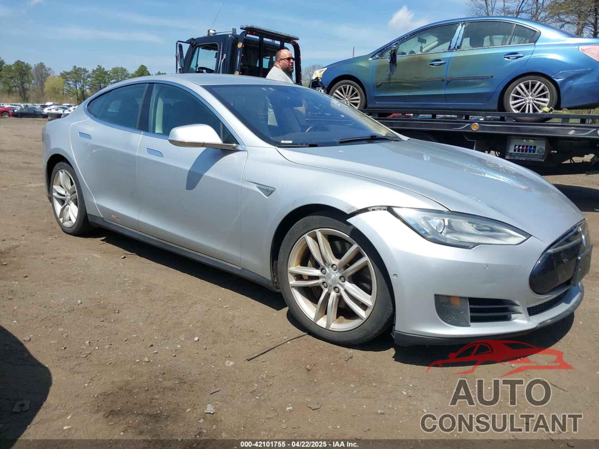 TESLA MODEL S 2015 - 5YJSA1H2XFF084145