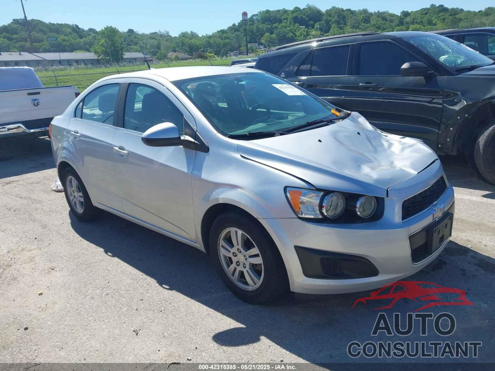 CHEVROLET SONIC 2014 - 1G1JC5SH7E4216058