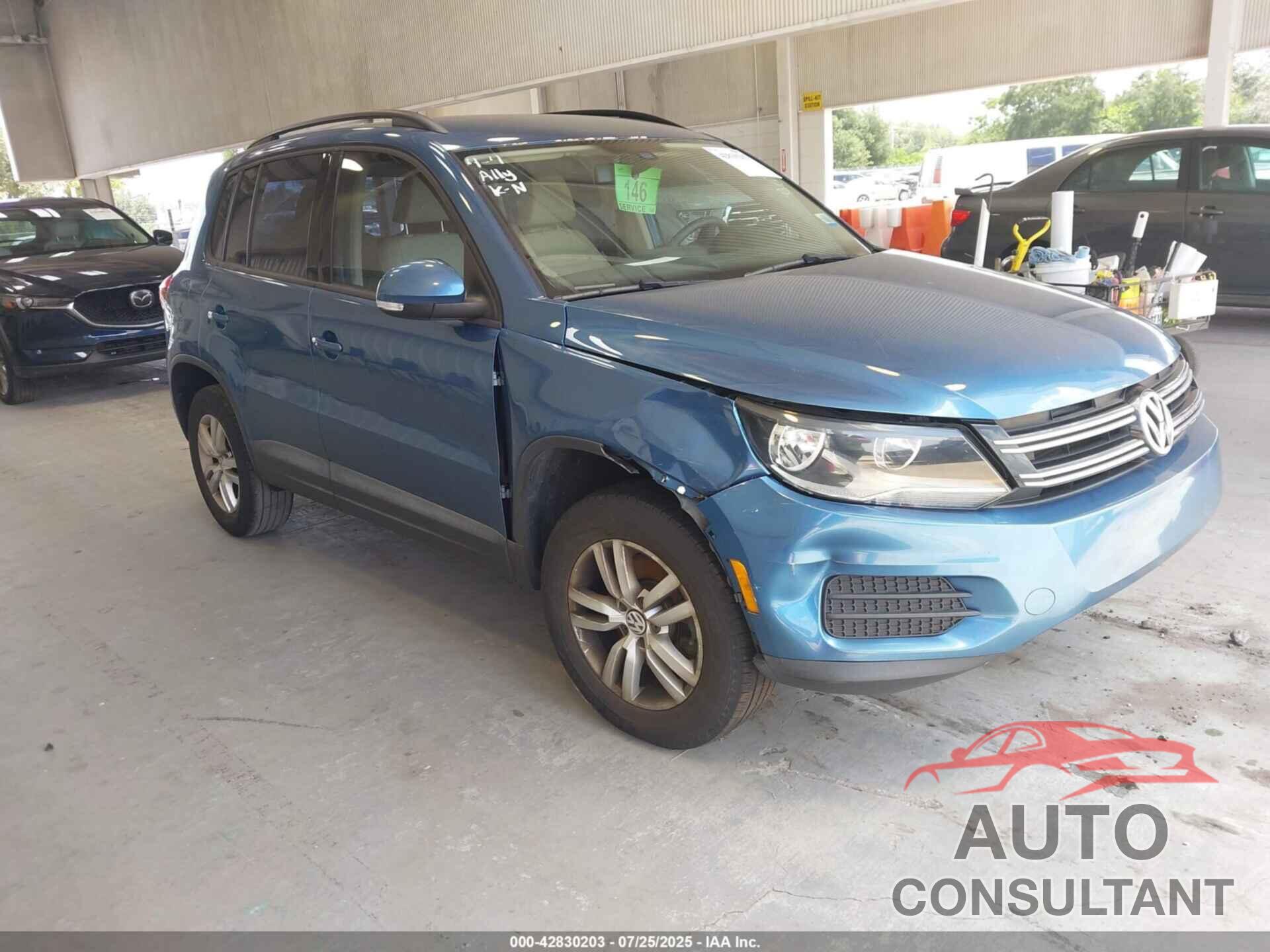 VOLKSWAGEN TIGUAN 2017 - WVGAV7AX4HW513251