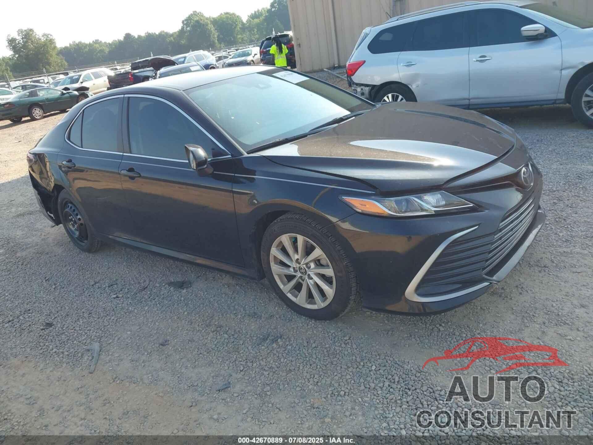 TOYOTA CAMRY 2021 - 4T1C11AK8MU582309