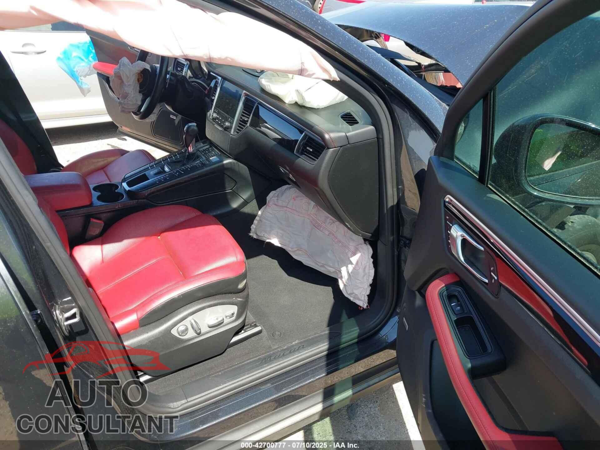 PORSCHE MACAN 2017 - WP1AA2A51HLB04884