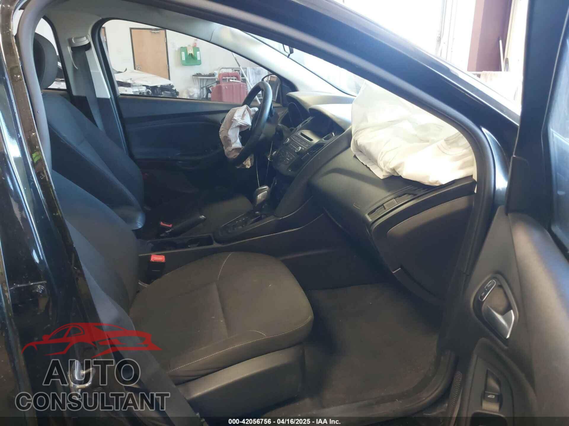 FORD FOCUS 2015 - 1FADP3F22FL211401