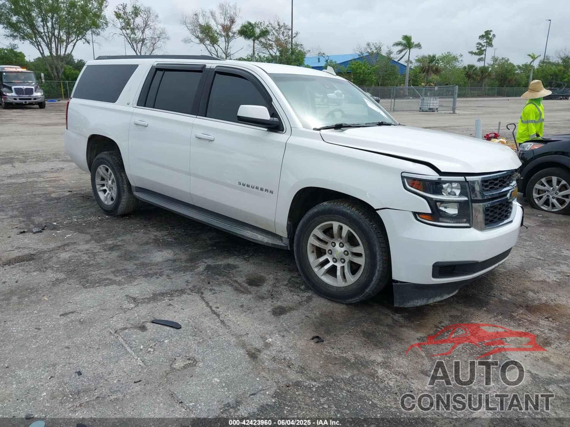CHEVROLET SUBURBAN 1500 2015 - 1GNSCJKC1FR539087