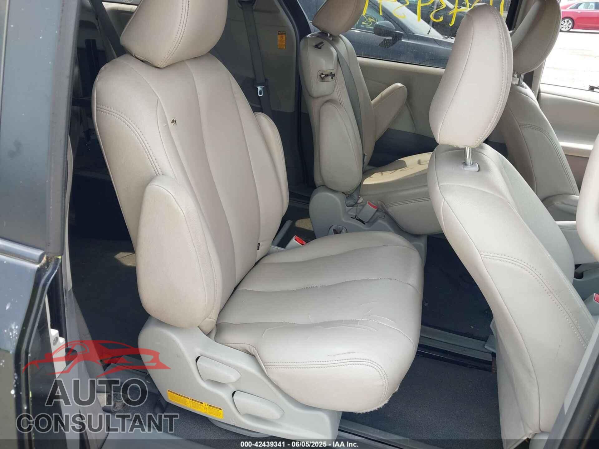 TOYOTA SIENNA 2014 - 5TDZK3DCXES450220