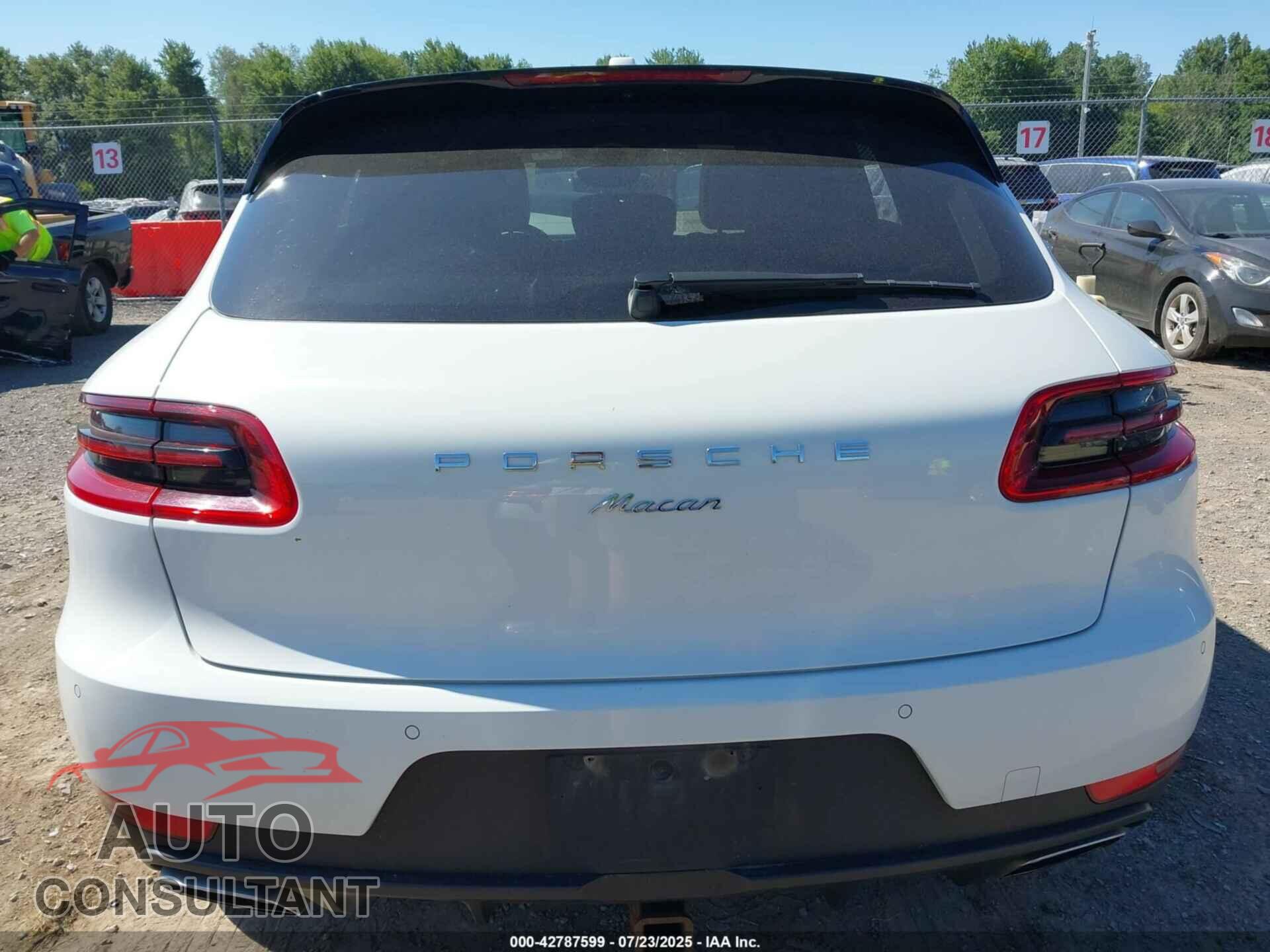 PORSCHE MACAN 2017 - WP1AA2A51HLB05971