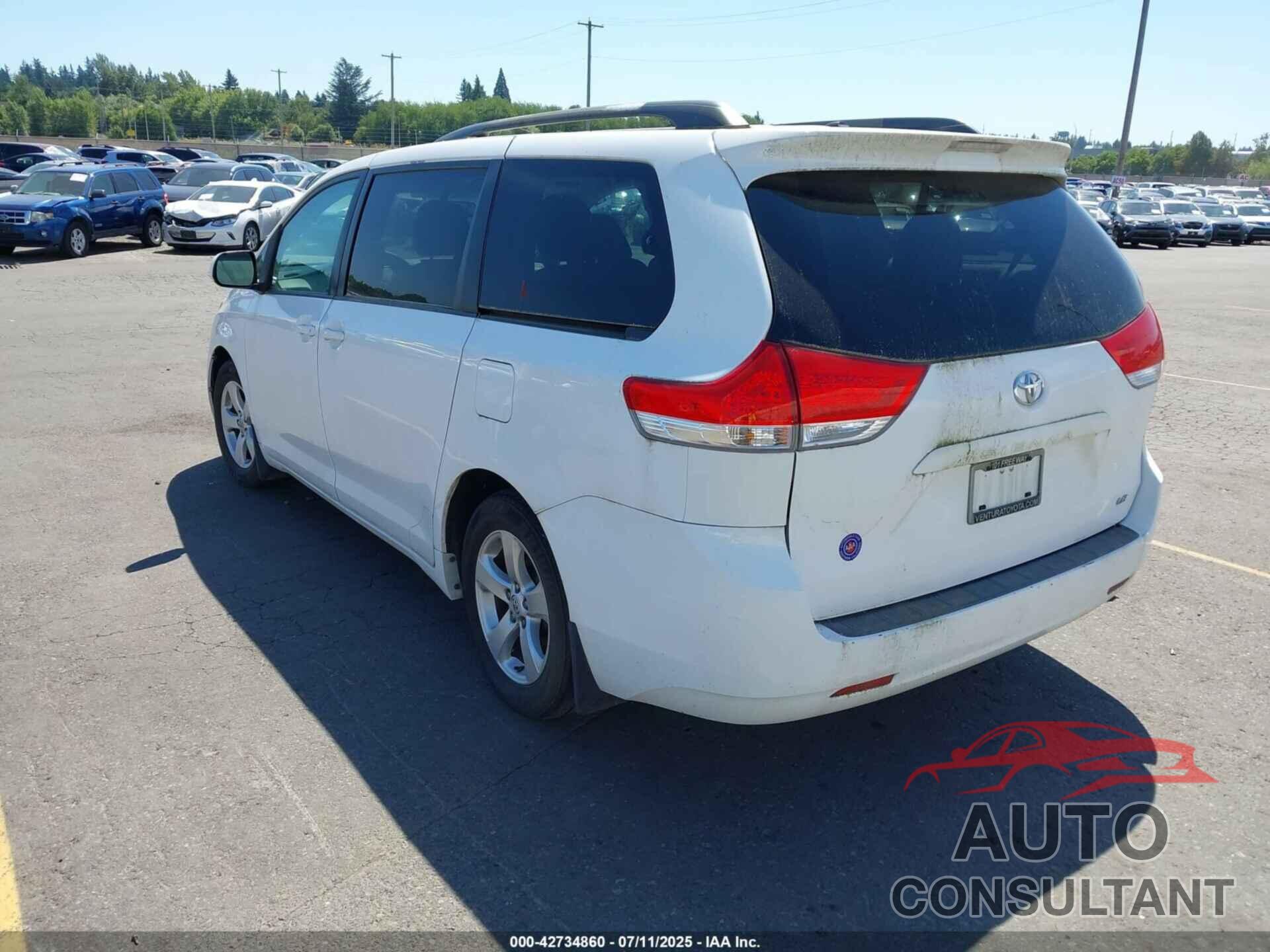 TOYOTA SIENNA 2013 - 5TDKK3DC0DS352376