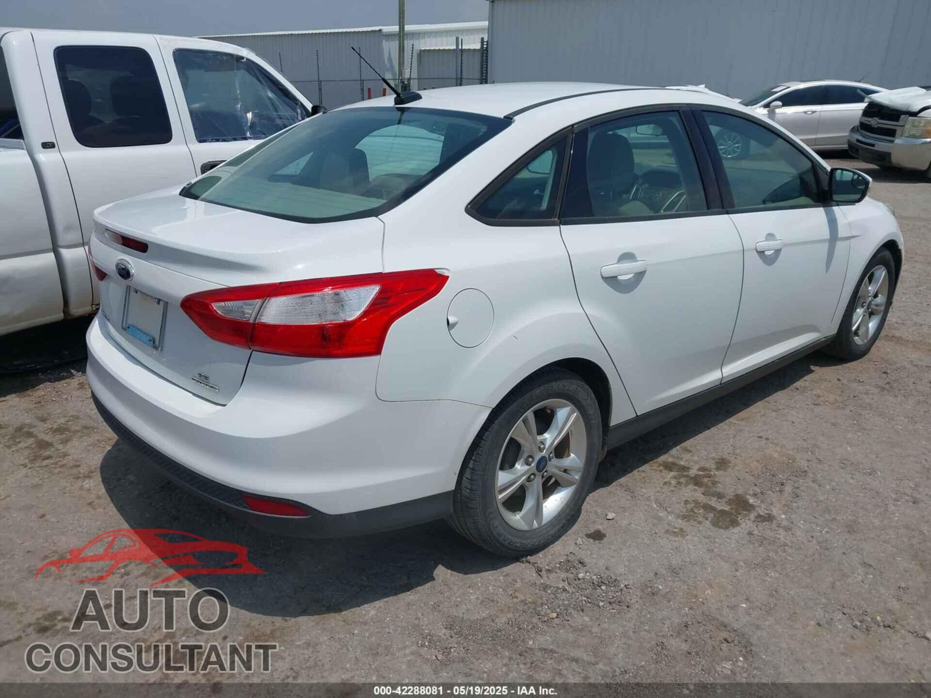 FORD FOCUS 2014 - 1FADP3F23EL258029
