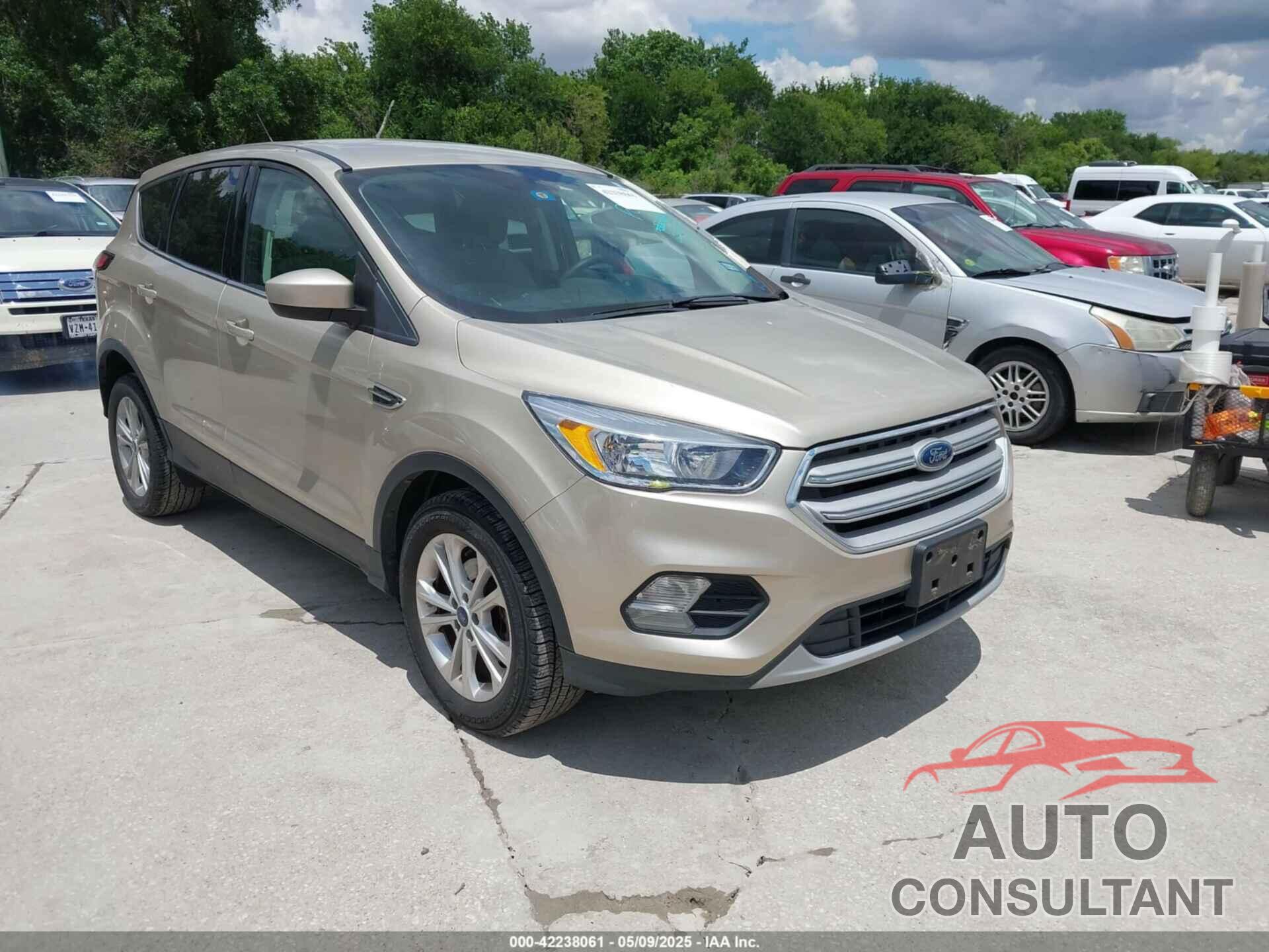 FORD ESCAPE 2017 - 1FMCU0GD7HUE91483