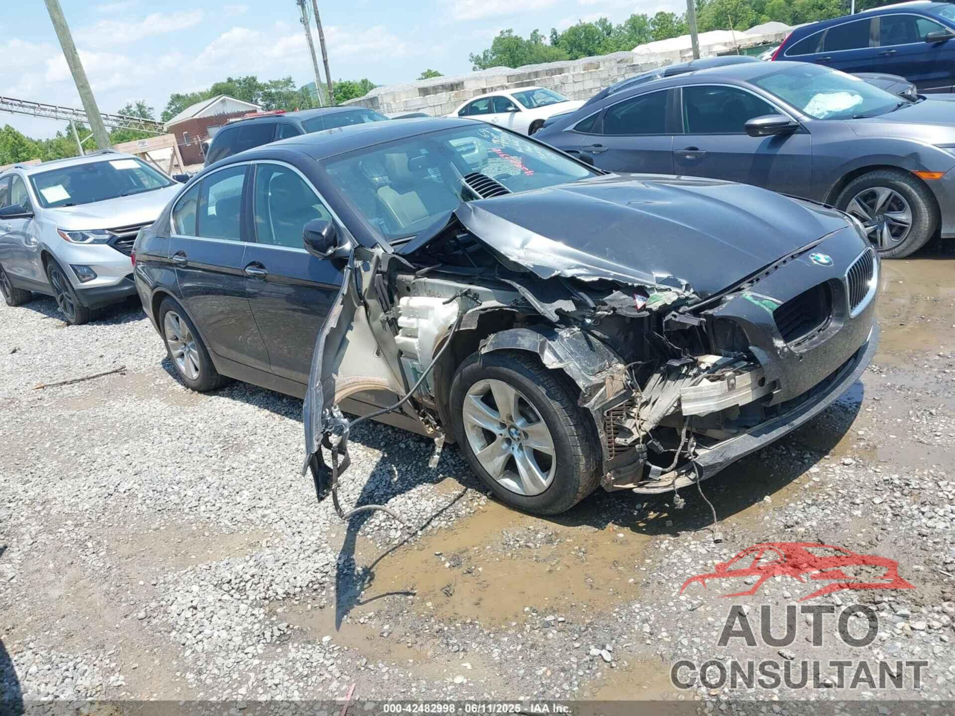 BMW 528I 2011 - WBAFR1C57BC750930
