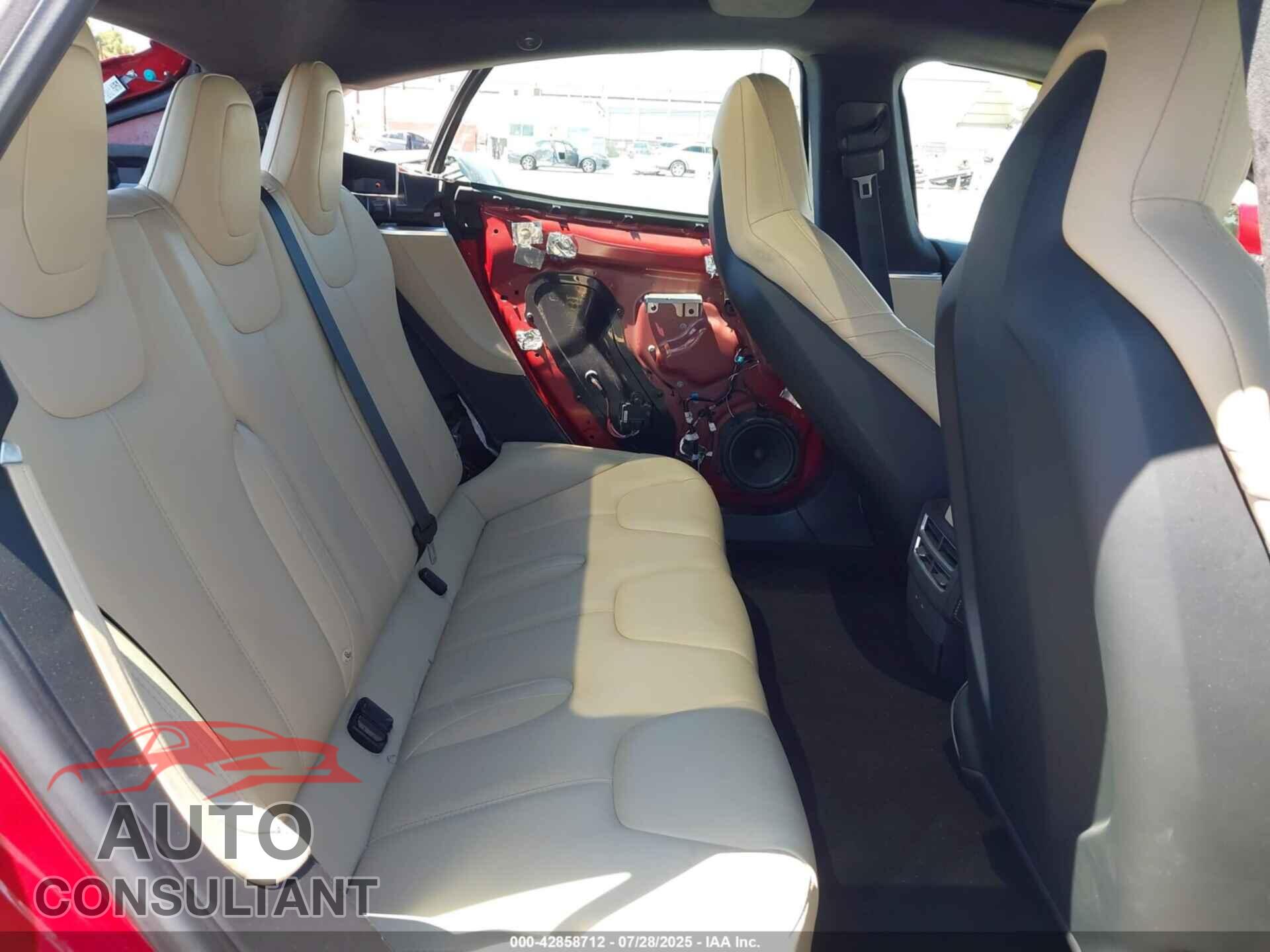 TESLA MODEL S 2016 - 5YJSA1E2XGF158301