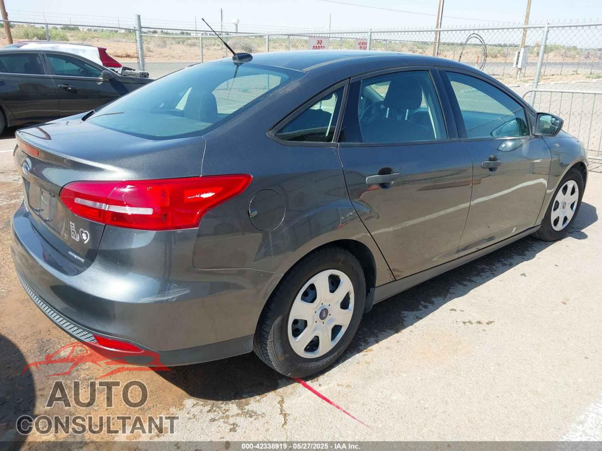 FORD FOCUS 2016 - 1FADP3E27GL342388