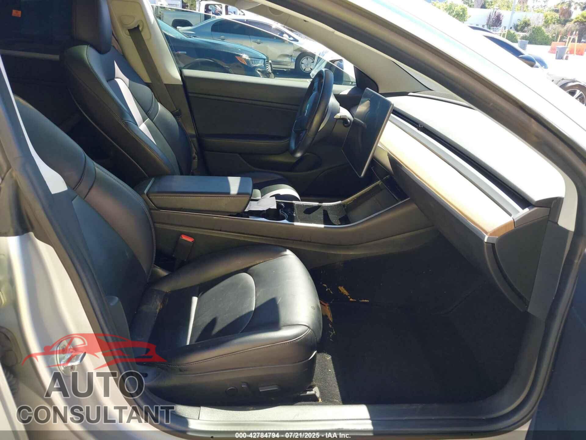 TESLA MODEL 3 2018 - 5YJ3E1EA4JF009647