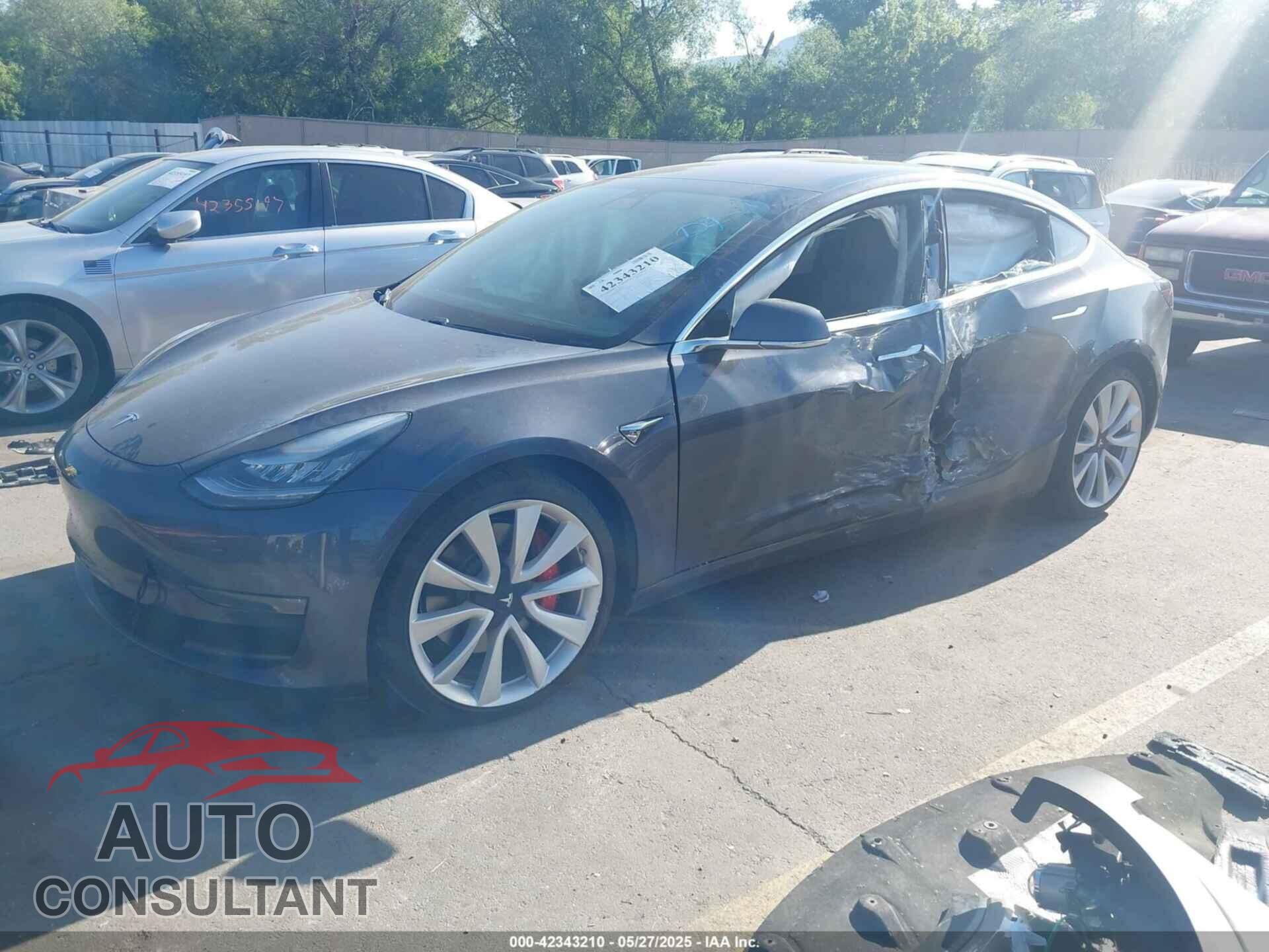TESLA MODEL 3 2018 - 5YJ3E1EB8JF083257
