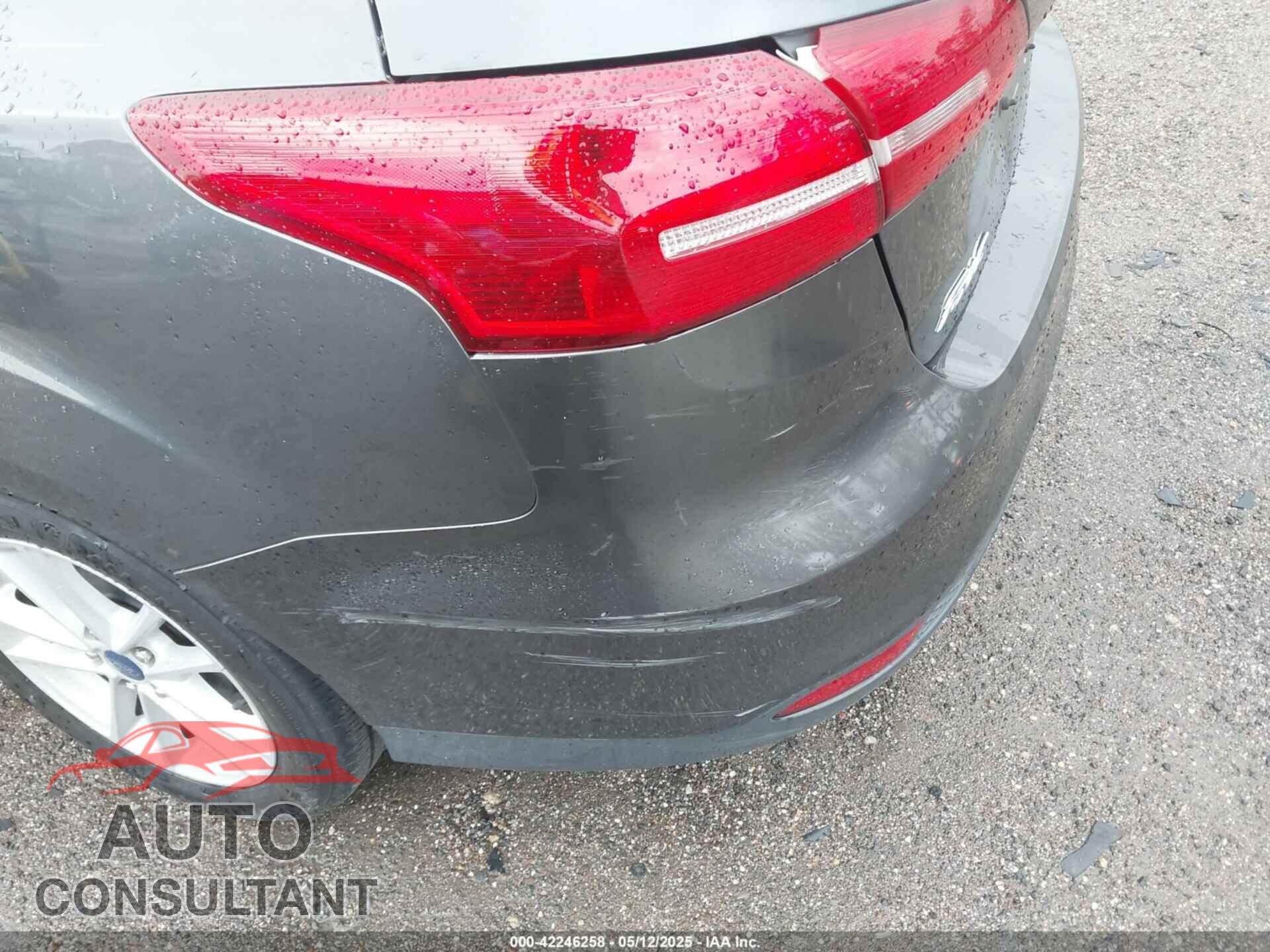 FORD FOCUS 2017 - 1FADP3F25HL317537