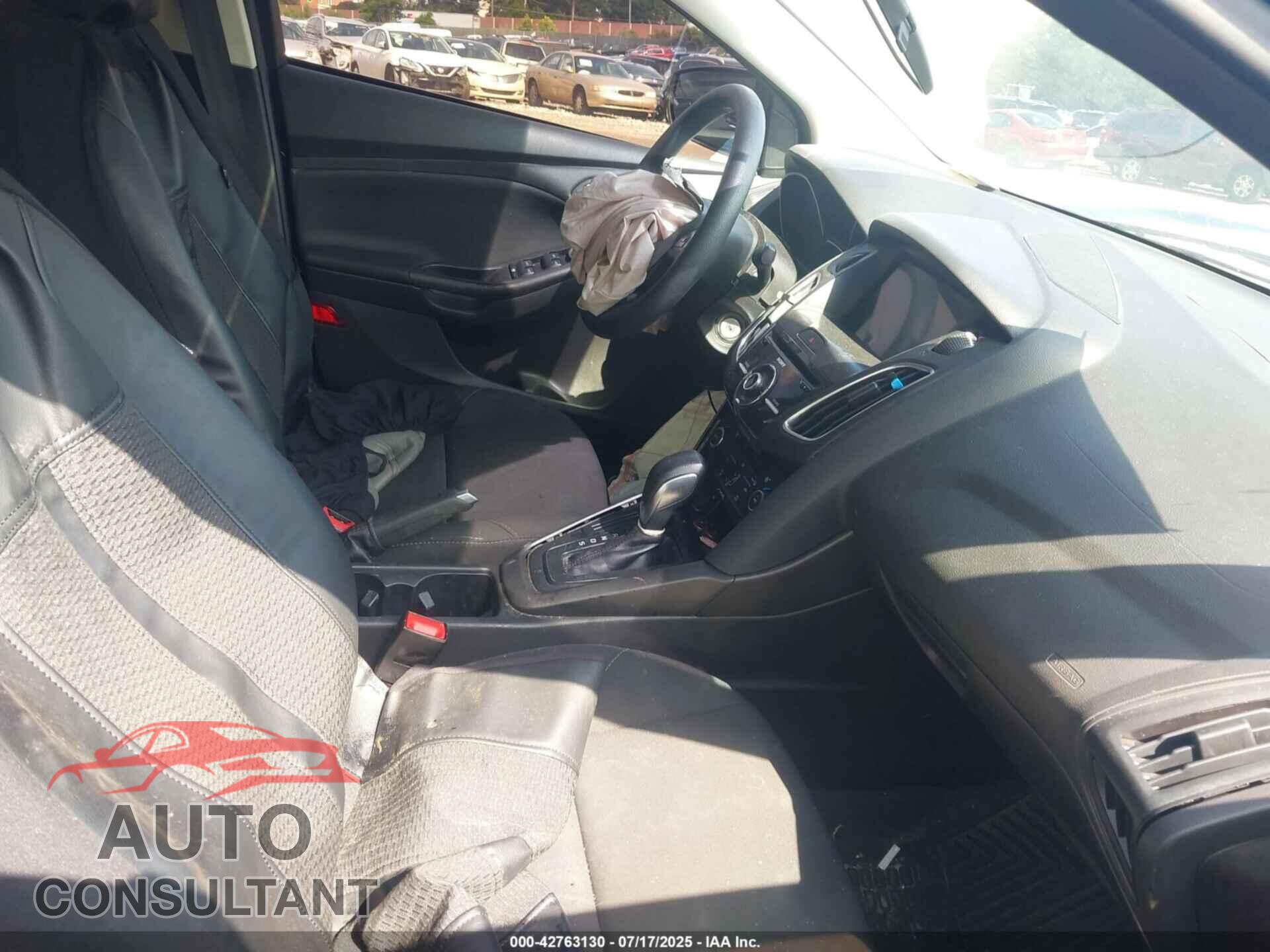 FORD FOCUS 2017 - 1FADP3H28HL208941