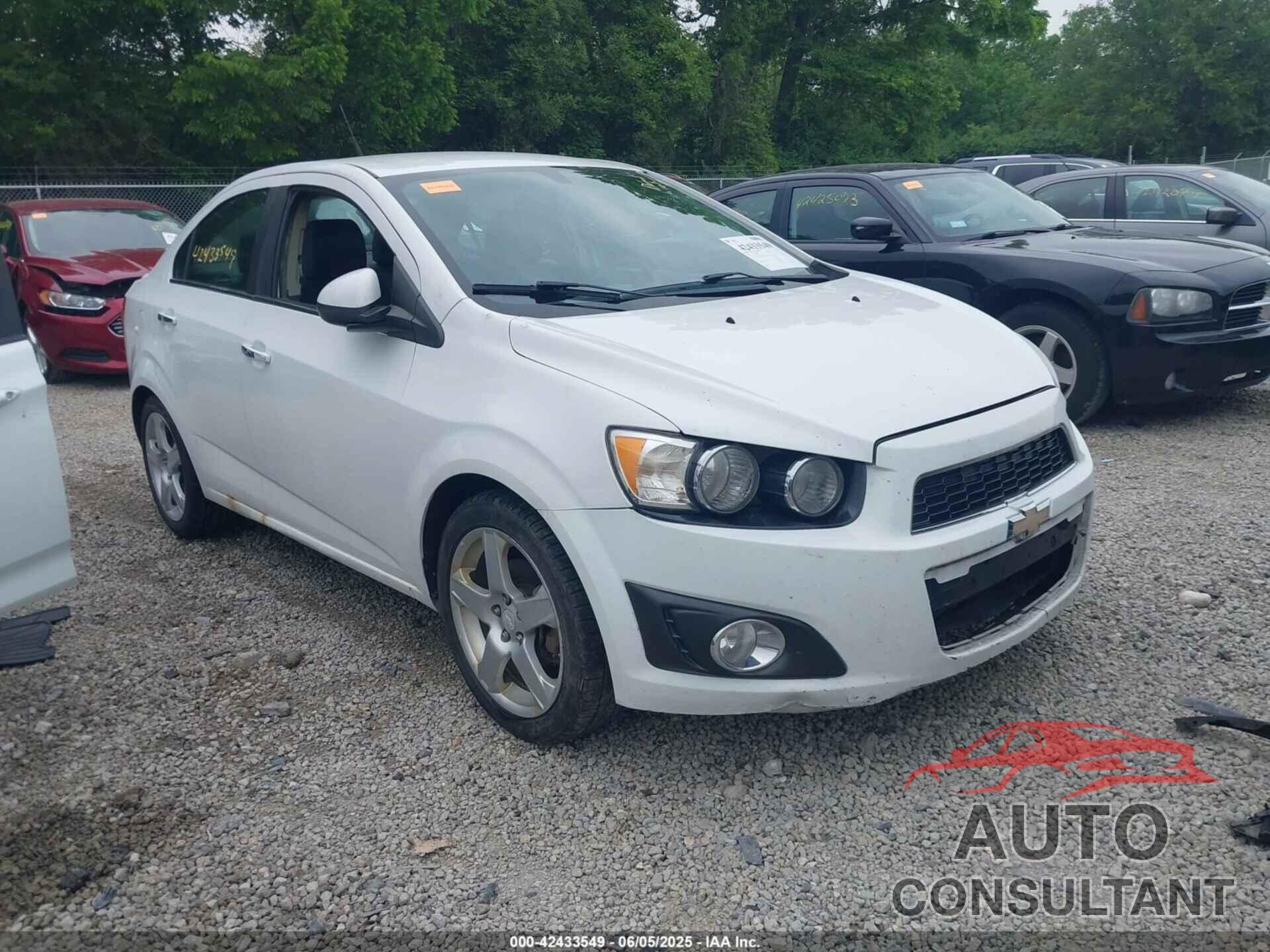 CHEVROLET SONIC 2014 - 1G1JE5SB8E4176935