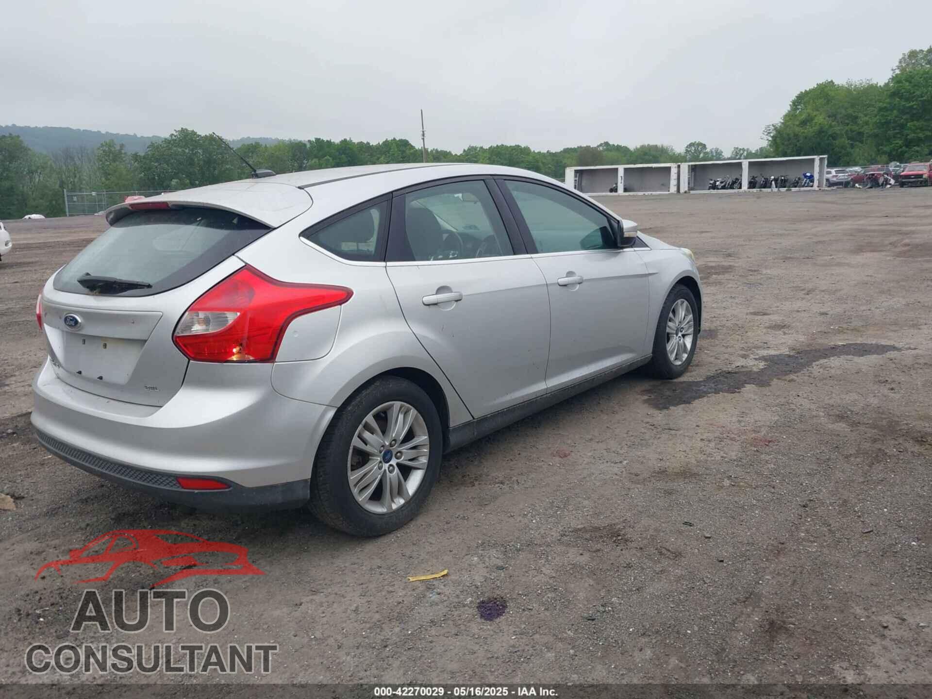 FORD FOCUS 2012 - 1FAHP3M27CL405213
