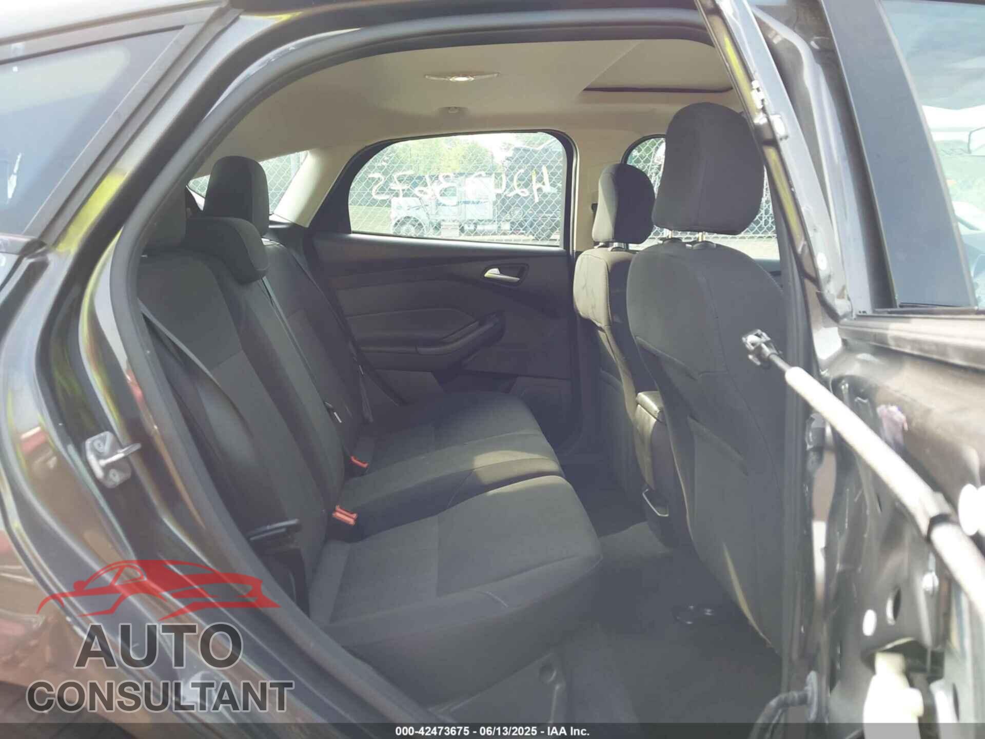 FORD FOCUS 2015 - 1FADP3K25FL355840