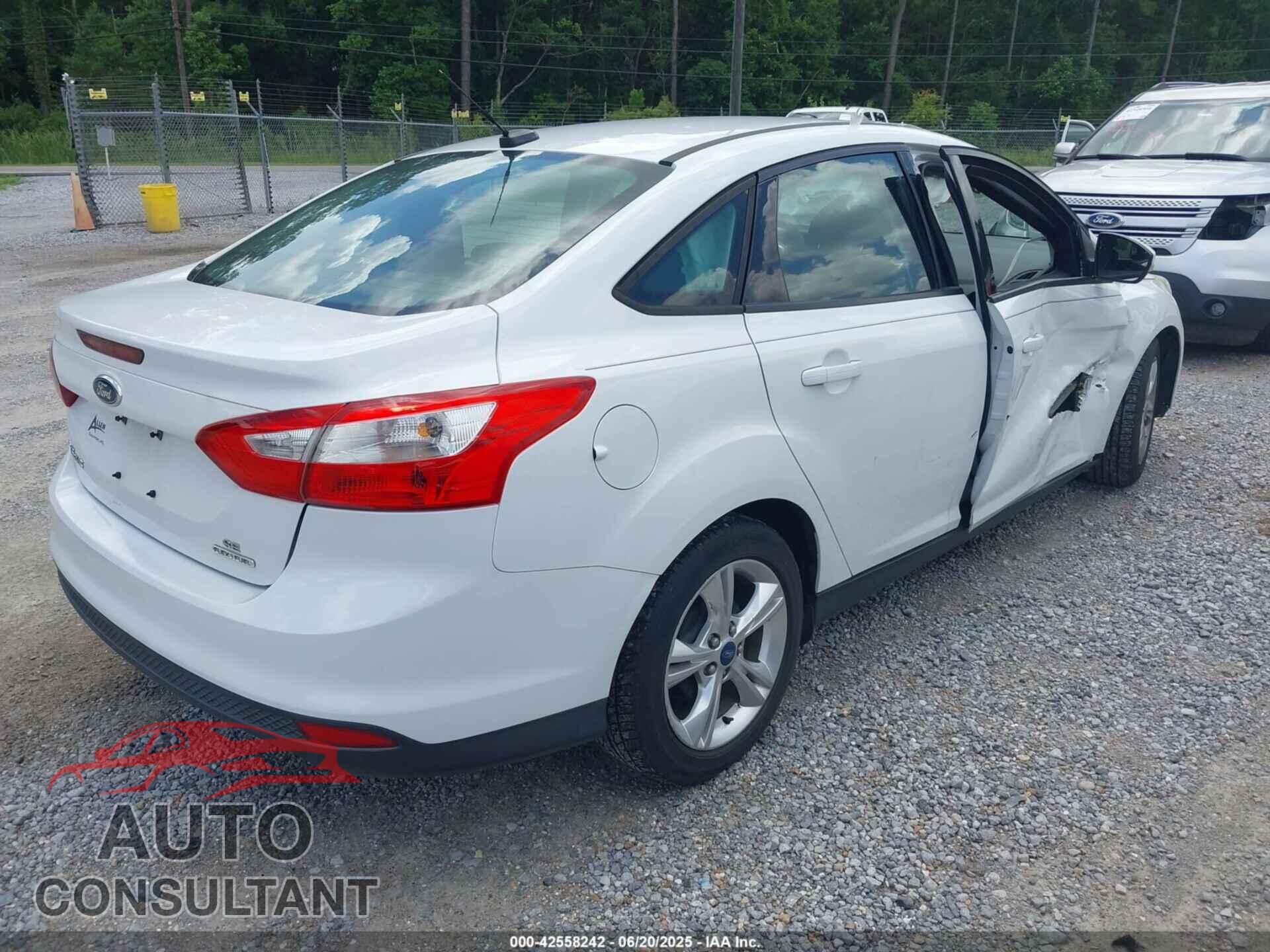 FORD FOCUS 2014 - 1FADP3F21EL145017