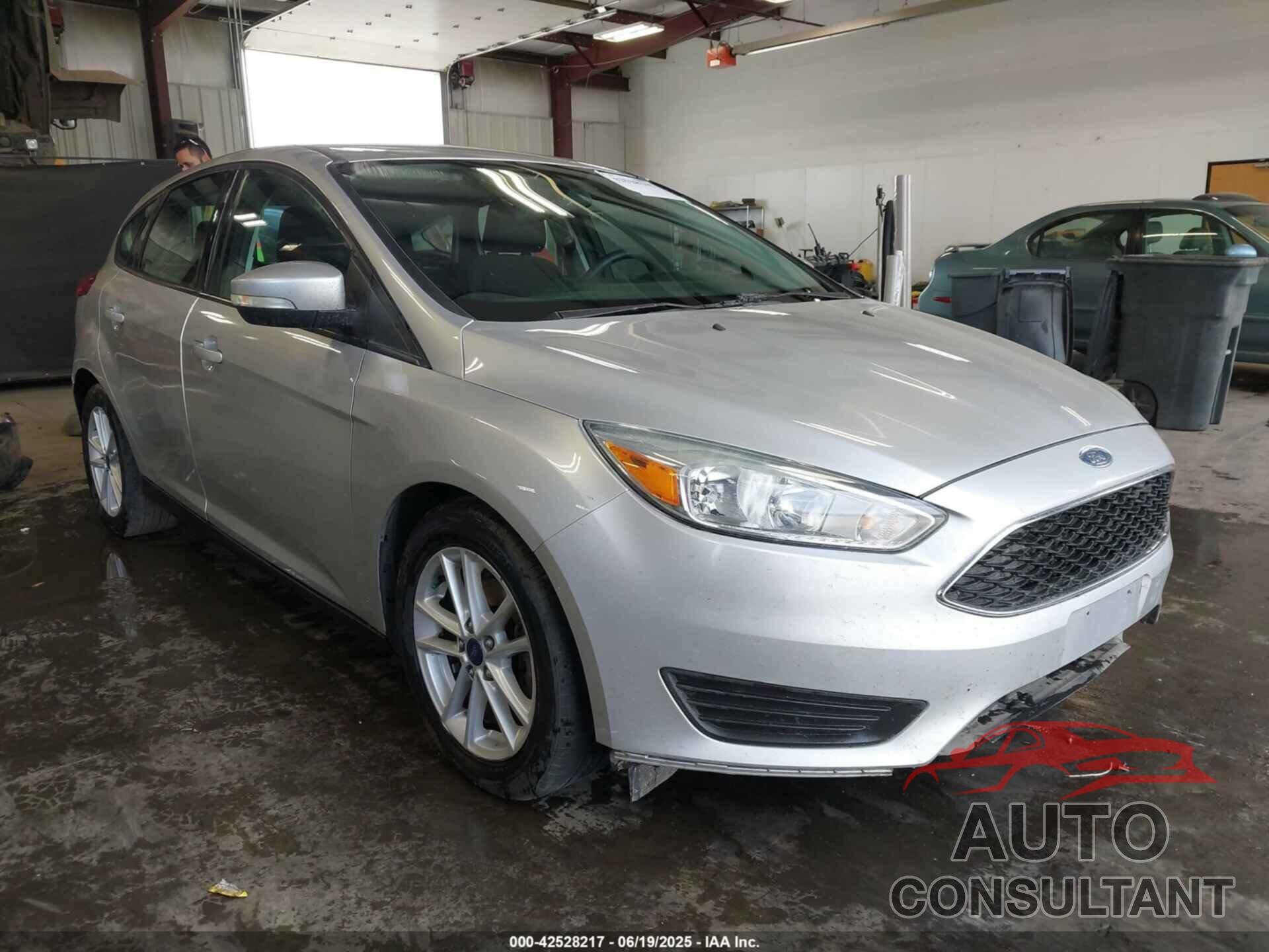 FORD FOCUS 2015 - 1FADP3K28FL282186