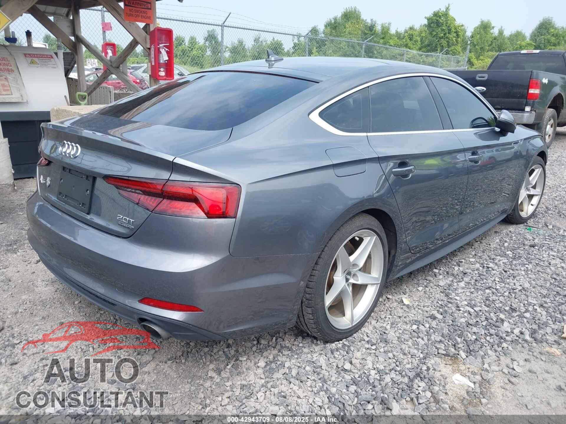 AUDI A5 2018 - WAUDNCF51JA044136