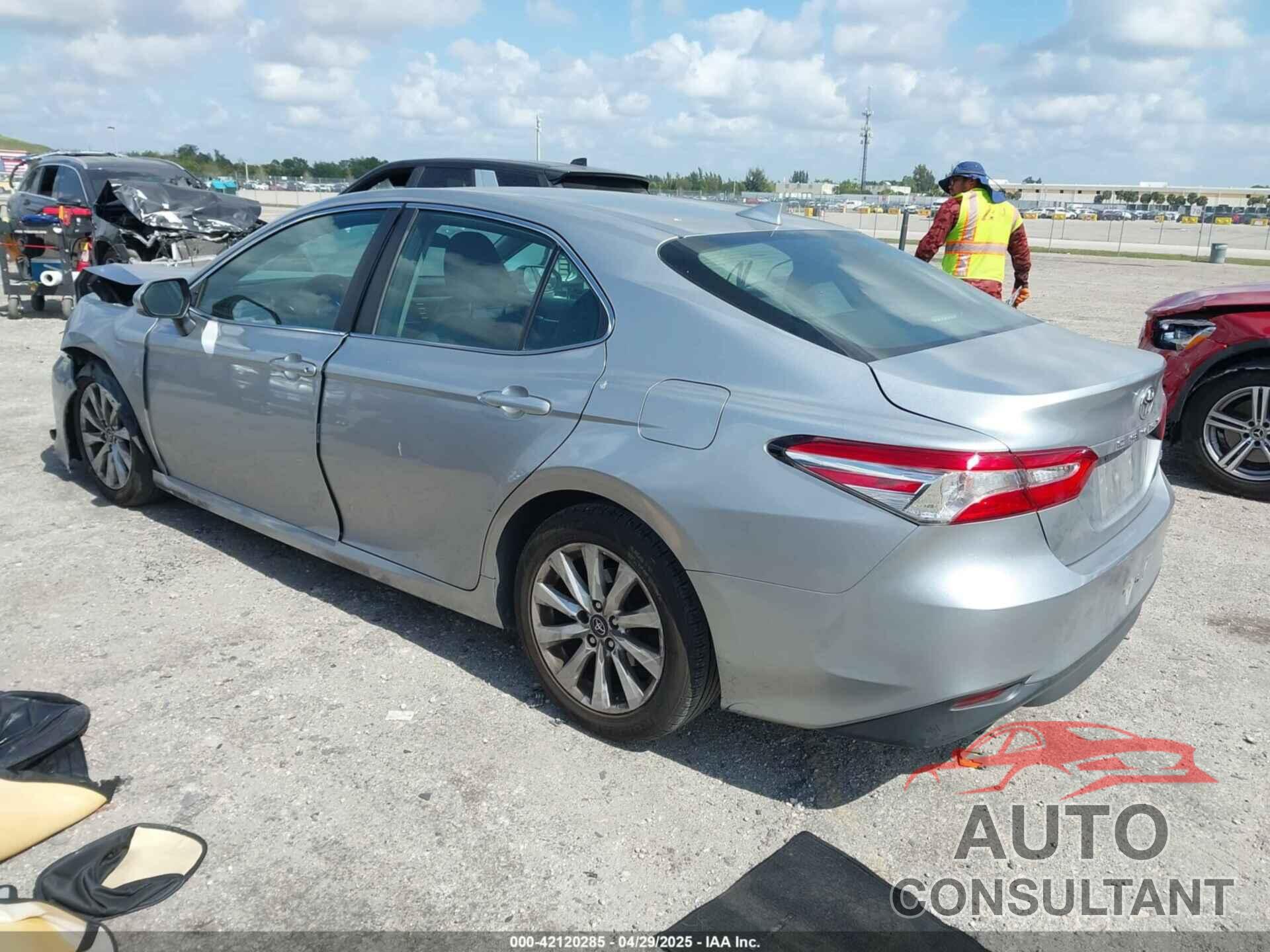 TOYOTA CAMRY 2019 - 4T1B11HK3KU166084
