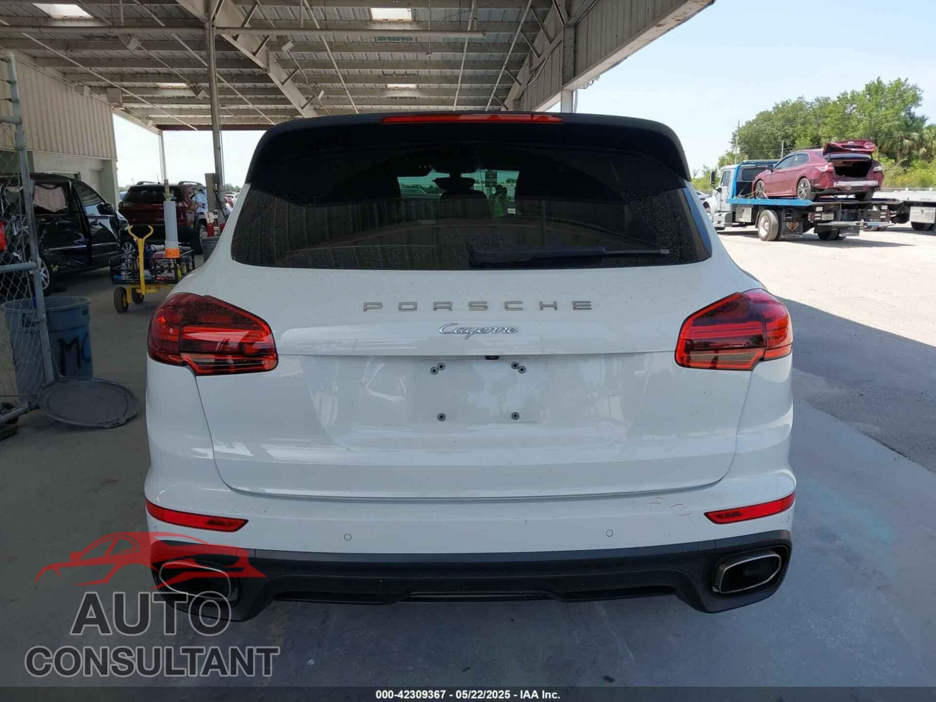 PORSCHE CAYENNE 2016 - WP1AA2A29GKA10570