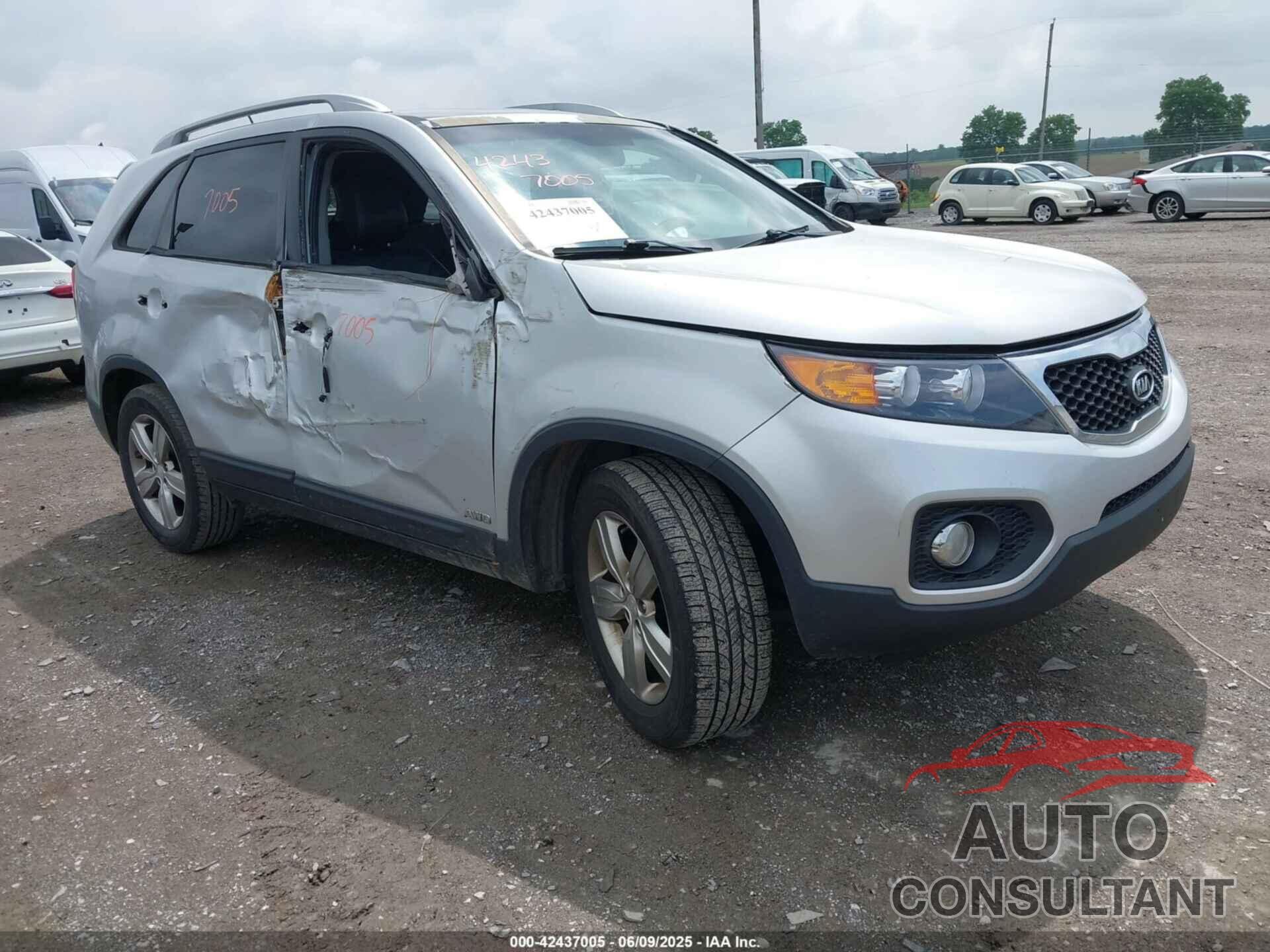 KIA SORENTO 2013 - 5XYKUDA29DG361764