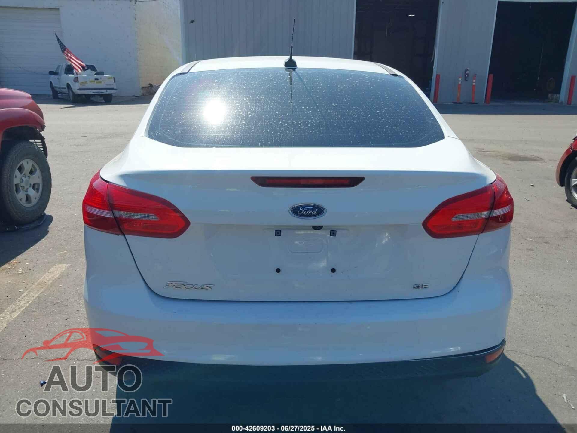 FORD FOCUS 2018 - 1FADP3F2XJL250665