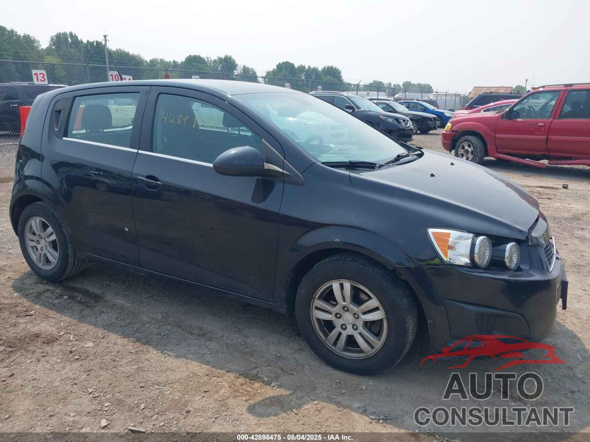 CHEVROLET SONIC 2013 - 1G1JC6SG8D4244494