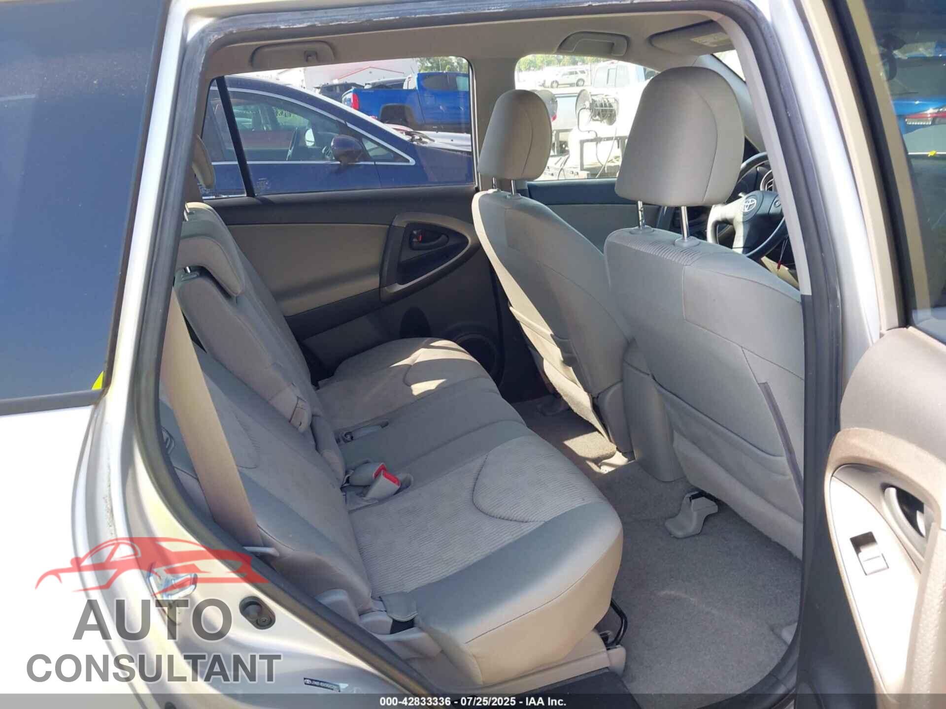 TOYOTA RAV4 2010 - JTMZF4DV3AD028811