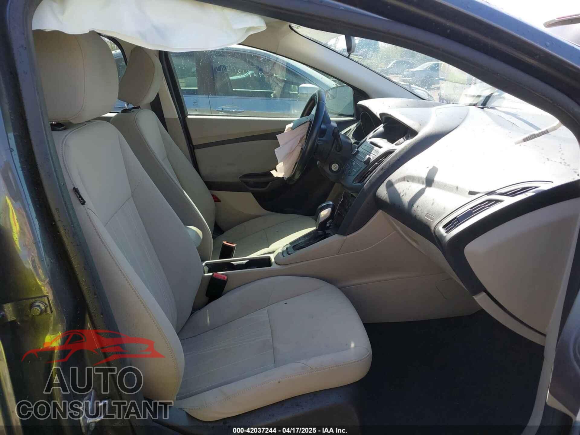 FORD FOCUS 2015 - 1FADP3F29FL268677