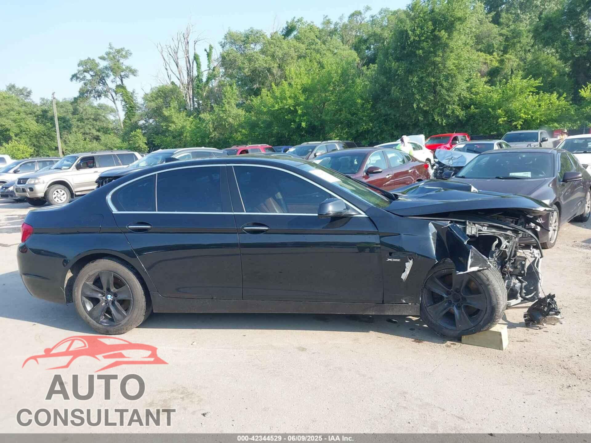 BMW 528I 2012 - WBAXH5C55CDW04813