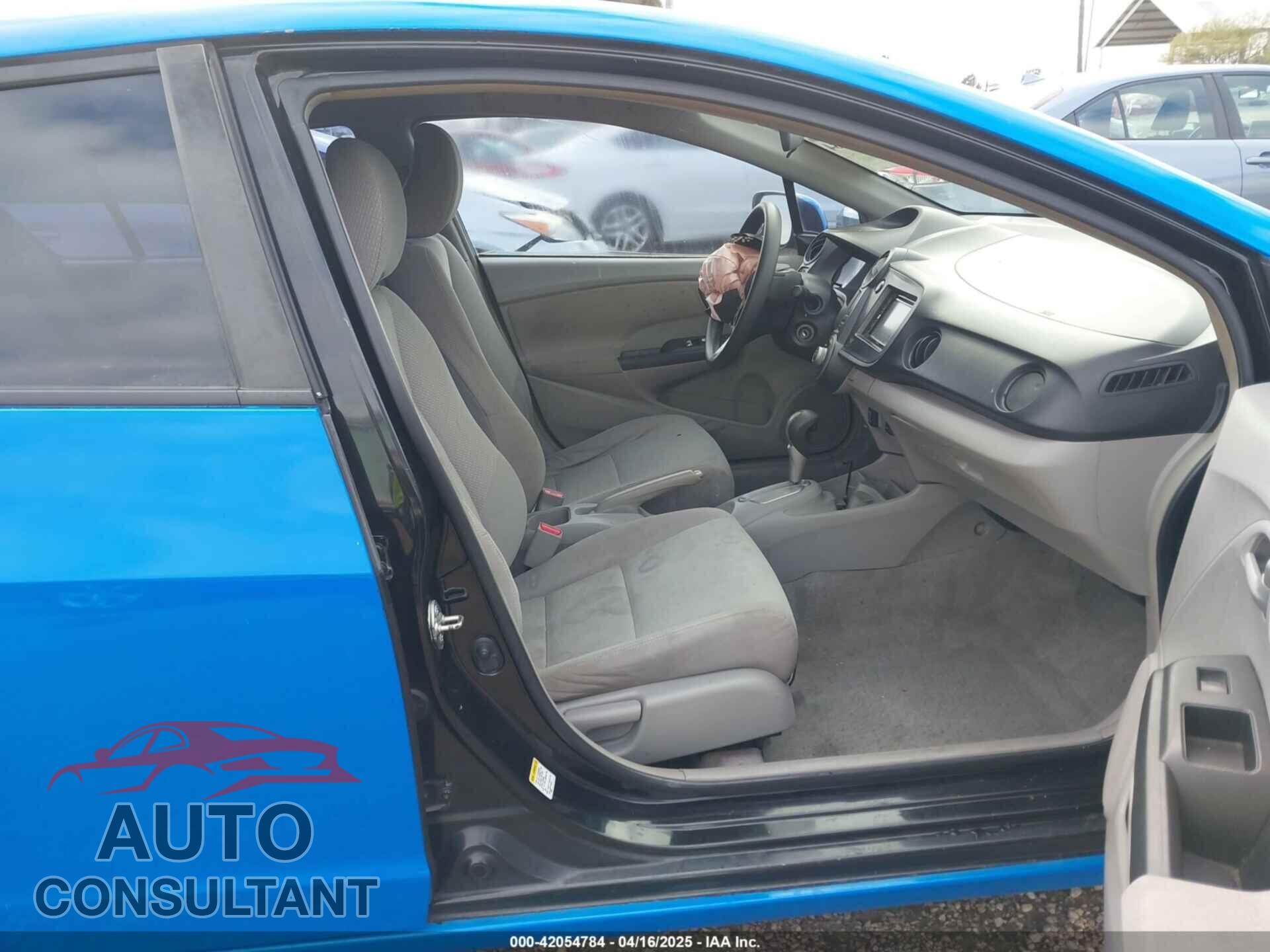 HONDA INSIGHT 2011 - JHMZE2H33BS008053