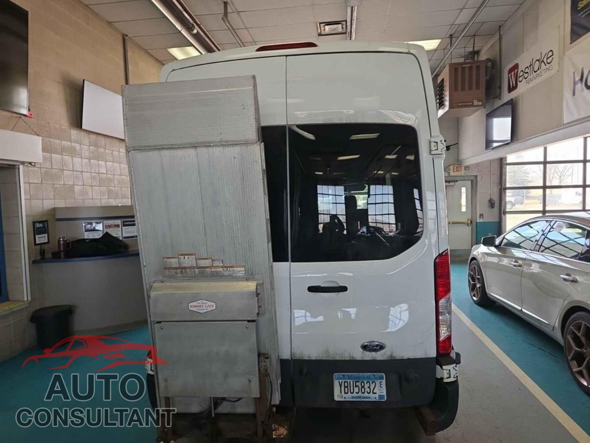 FORD TRANSIT 2017 - 1FTYR2XM2HKB48812