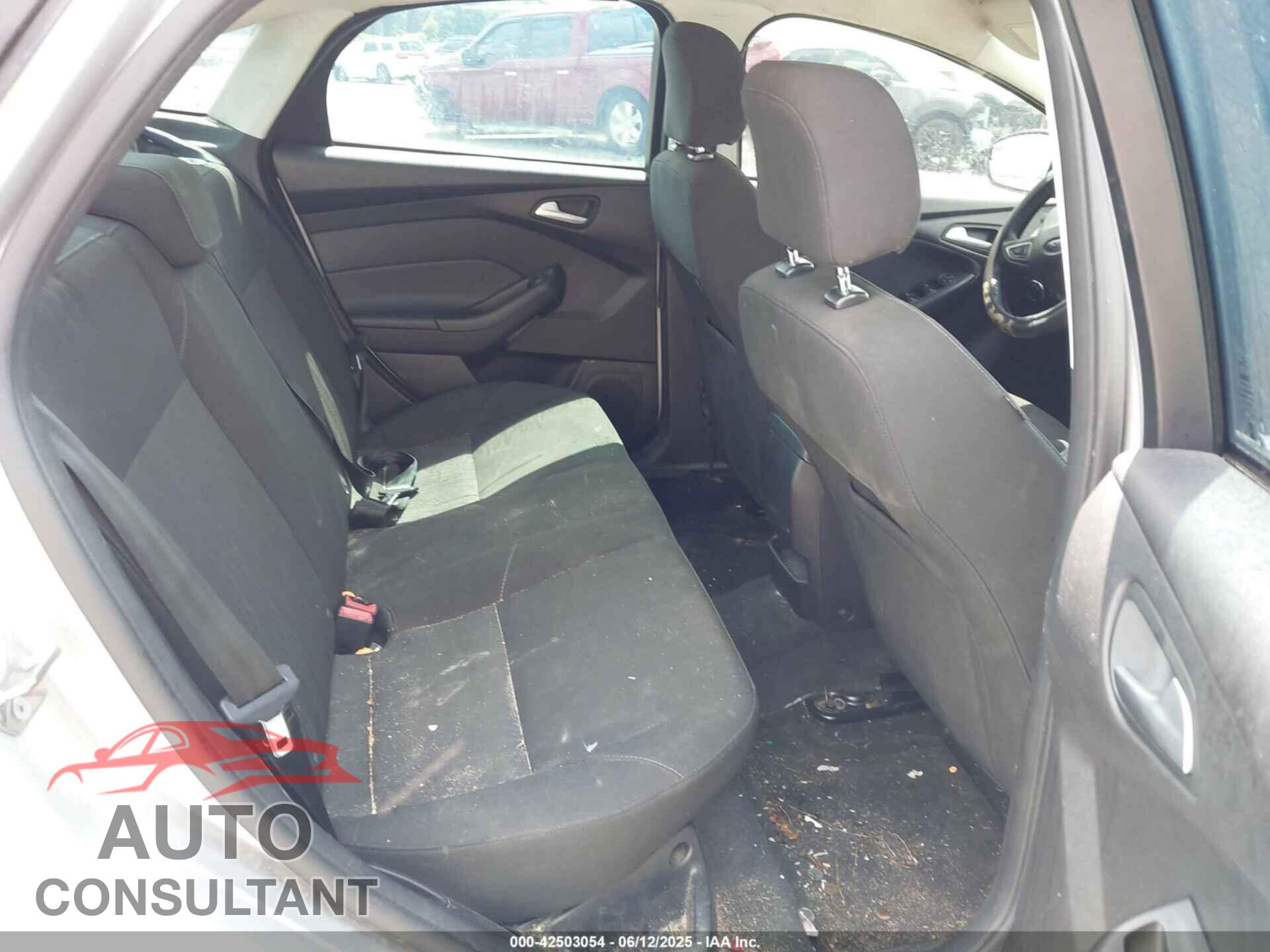 FORD FOCUS 2015 - 1FADP3F2XFL259311