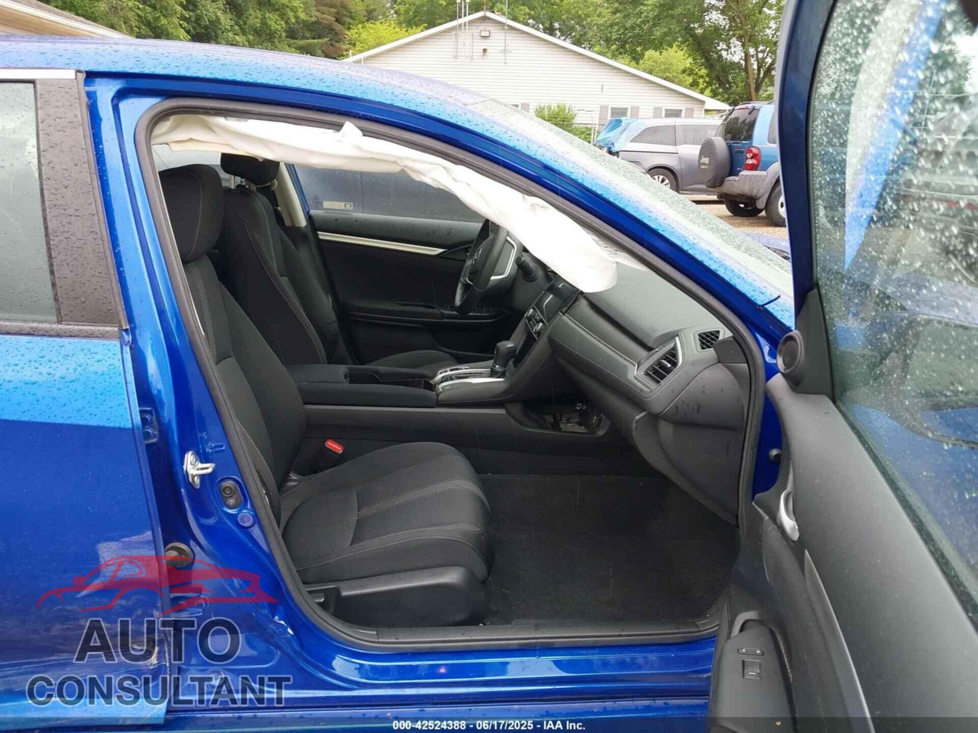 HONDA CIVIC 2018 - 2HGFC2F74JH579106