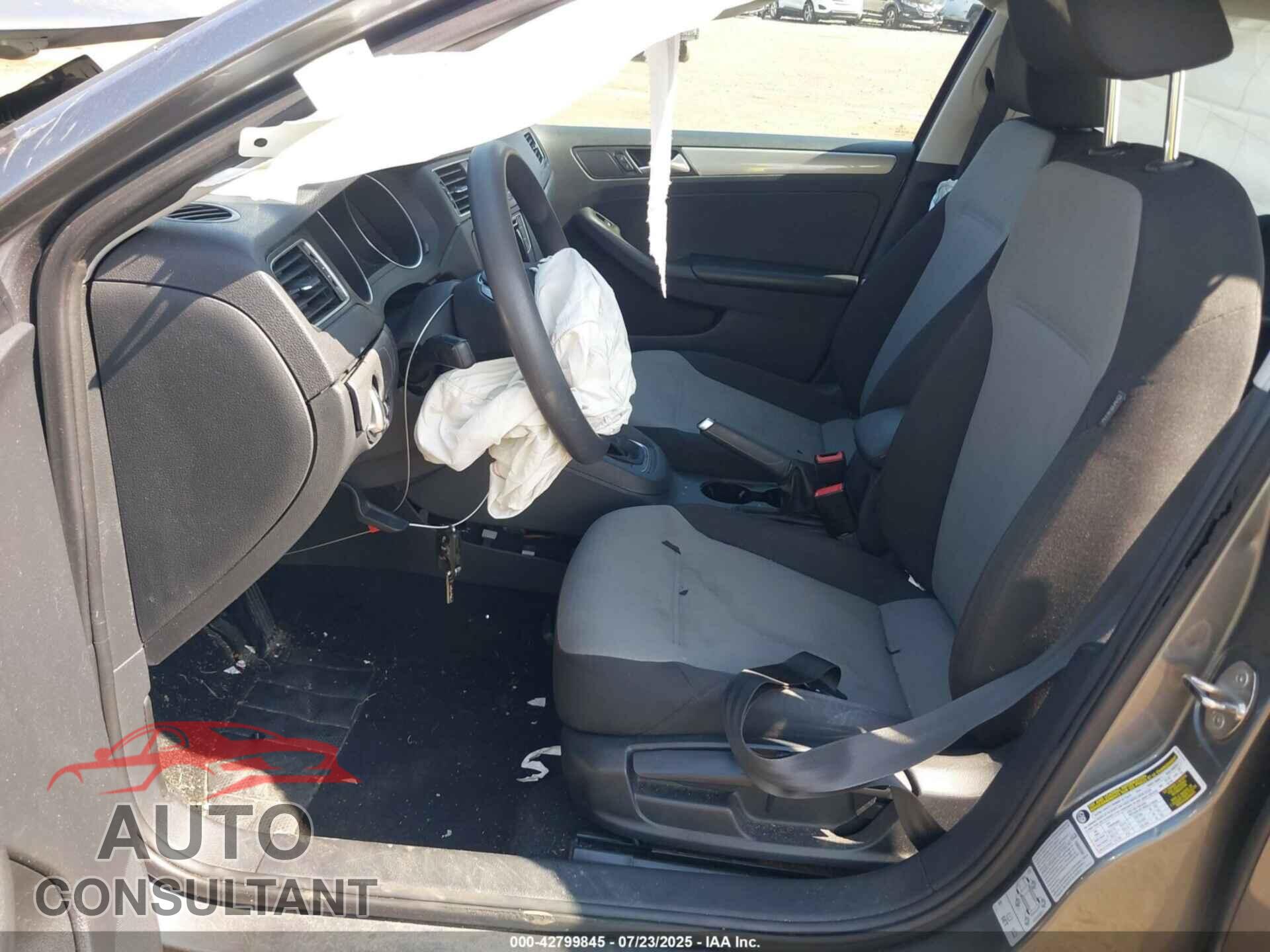 VOLKSWAGEN JETTA 2017 - 3VW2B7AJ2HM398580