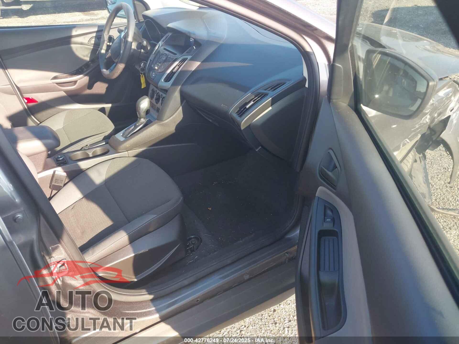 FORD FOCUS 2012 - 1FAHP3F26CL282713