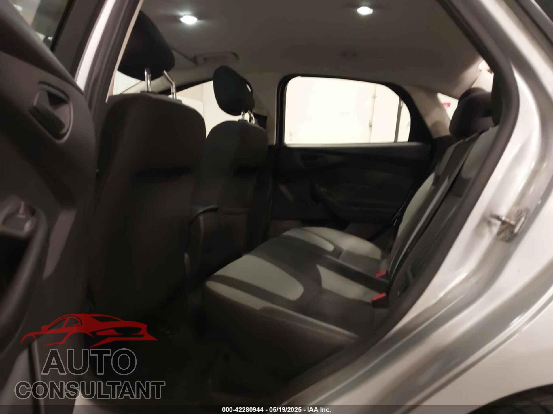FORD FOCUS 2012 - 1FAHP3F26CL320876