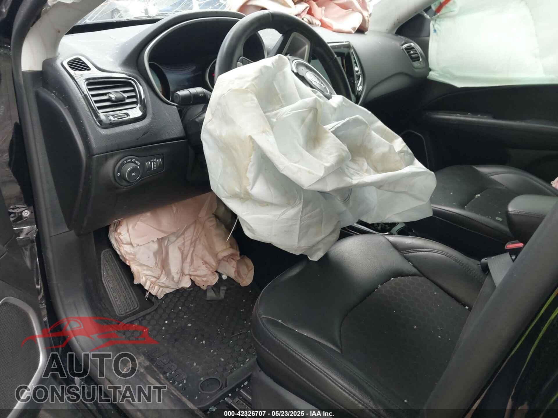 JEEP COMPASS 2019 - 3C4NJDBB6KT648540
