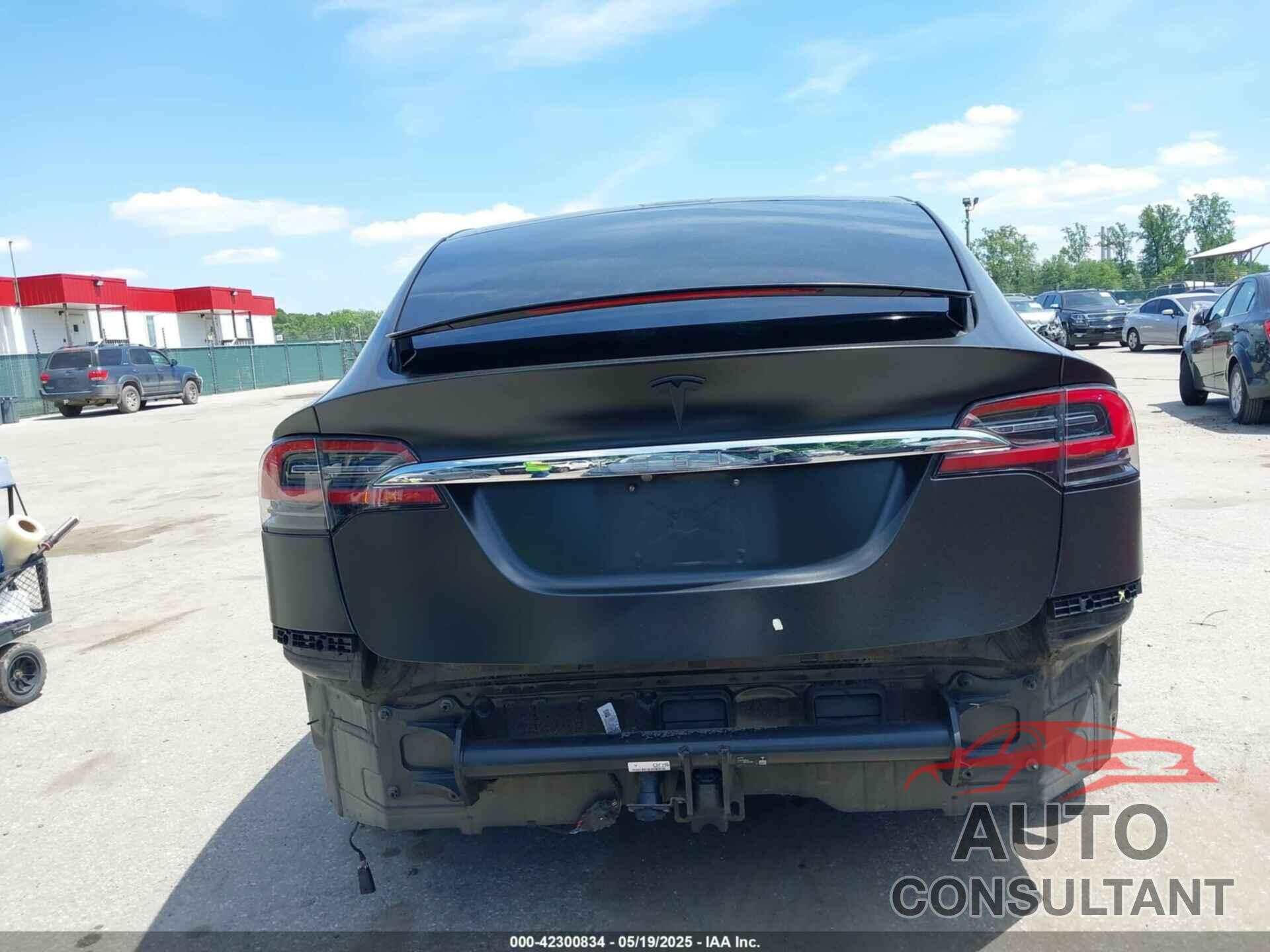 TESLA MODEL X 2018 - 5YJXCAE20JF142289