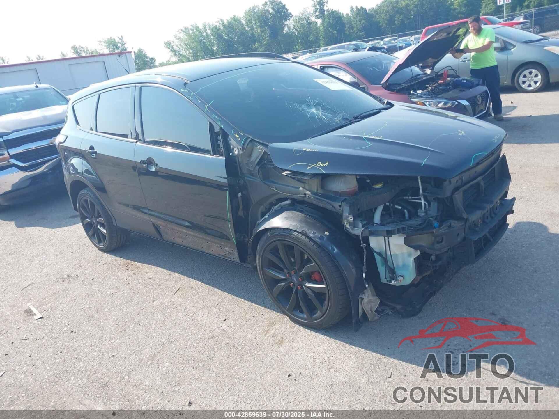 FORD ESCAPE 2017 - 1FMCU9JD8HUE03683