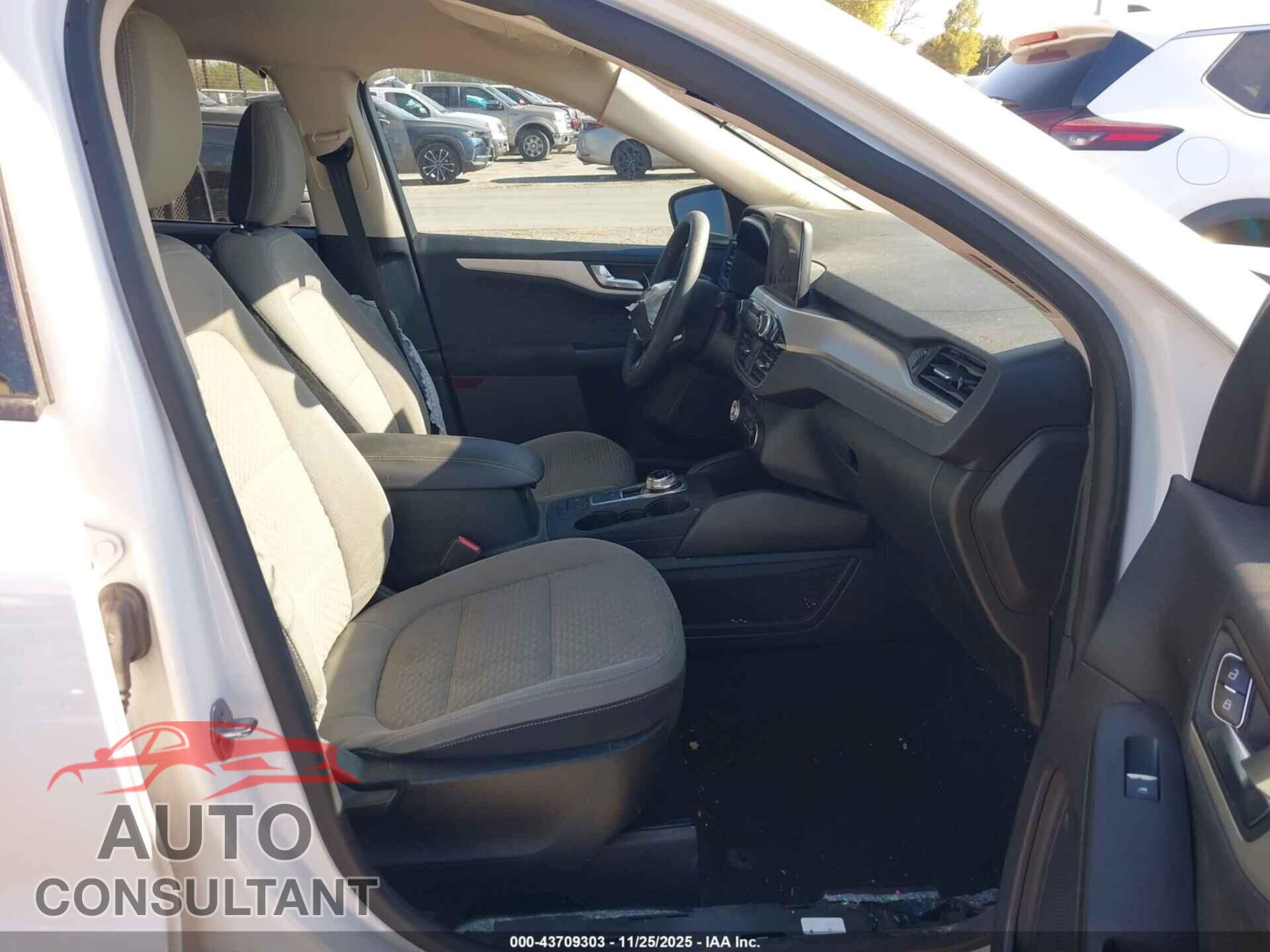 FORD ESCAPE 2020 - 1FMCU0G61LUA75696