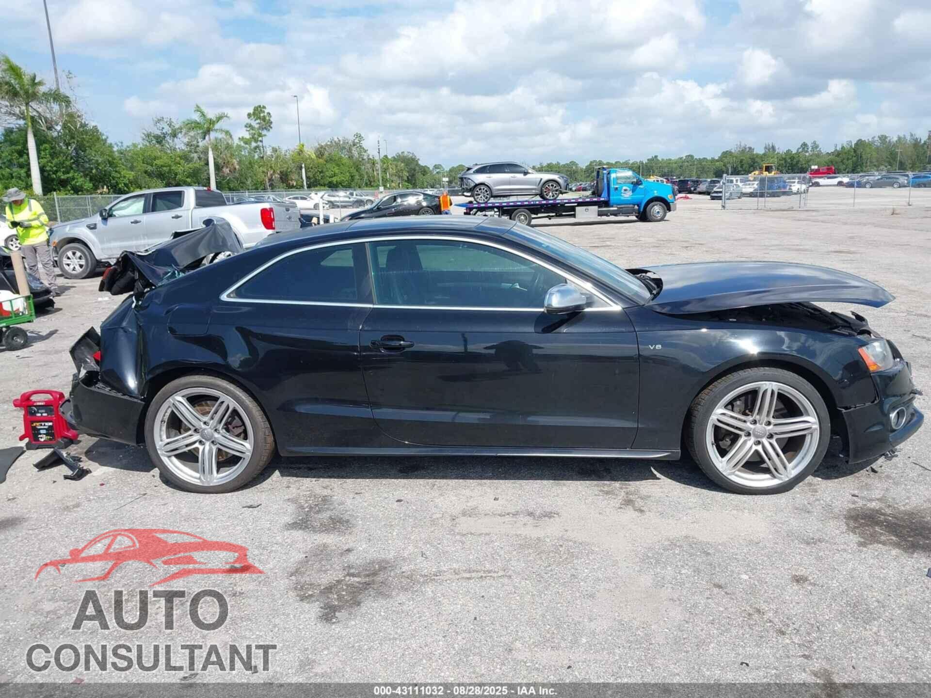 AUDI S5 2012 - WAUCVAFR8CA003136