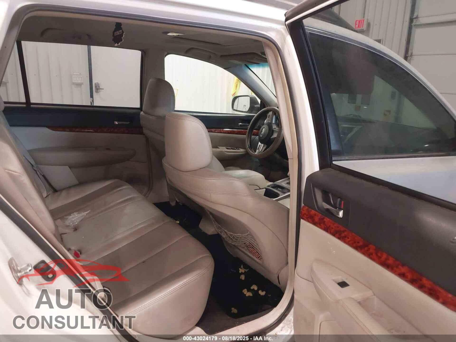 SUBARU OUTBACK 2011 - 4S4BRBKC2B3354455