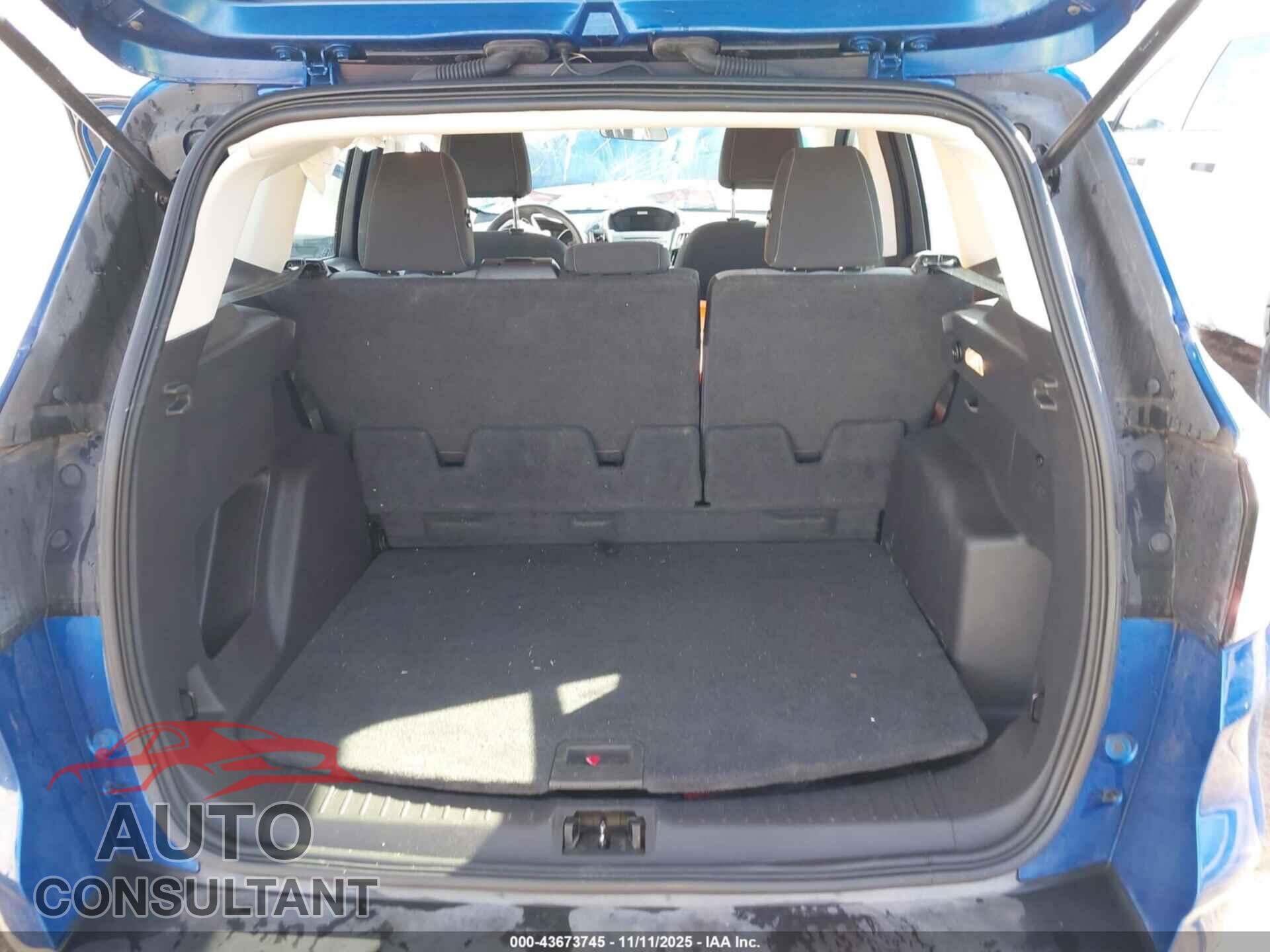 FORD ESCAPE 2017 - 1FMCU0F73HUC00361