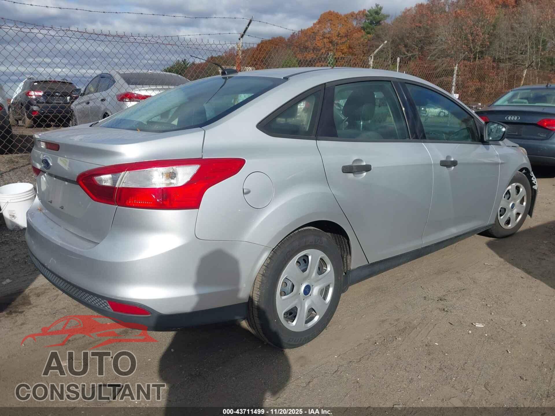 FORD FOCUS 2013 - 1FADP3E28DL160579