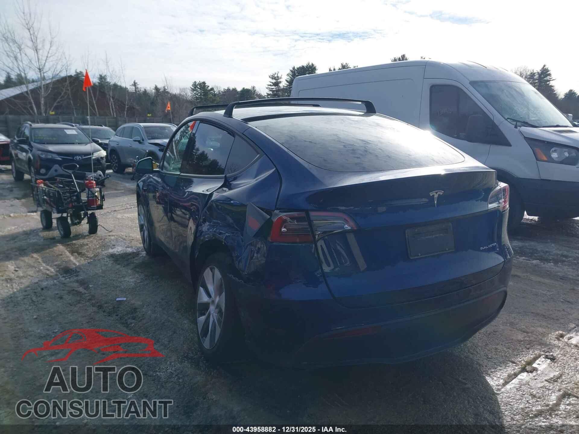 TESLA MODEL Y 2023 - 7SAYGDEE9PF758475
